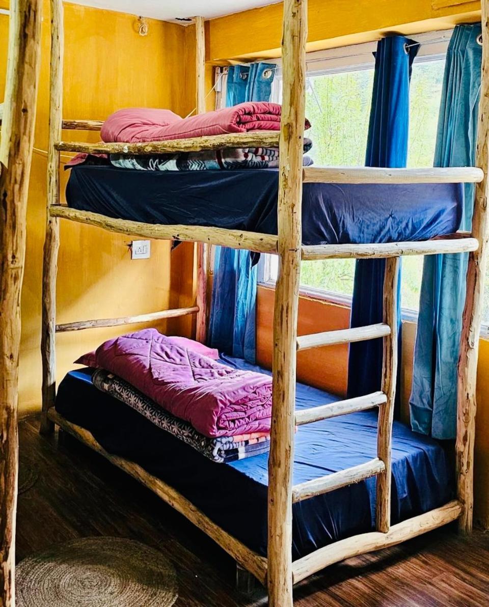 Hostel 360 Degree, Jibhi Екстериор снимка